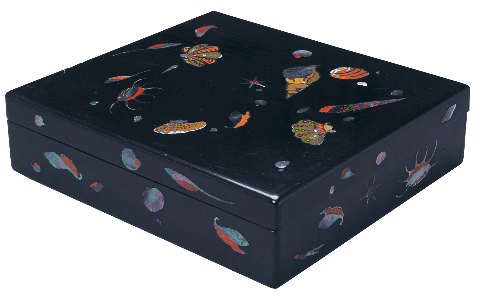 特別展】朧型の紅型衣裳／黒漆の螺鈿の漆器 | 開催中・開催予定
