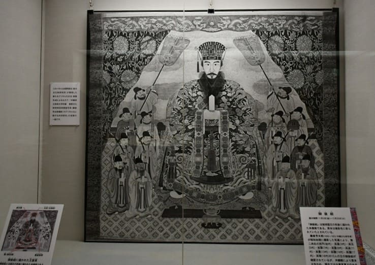 琉球国王の衣裳／朱漆と沈金の漆器 | 開催中・開催予定の展示案内